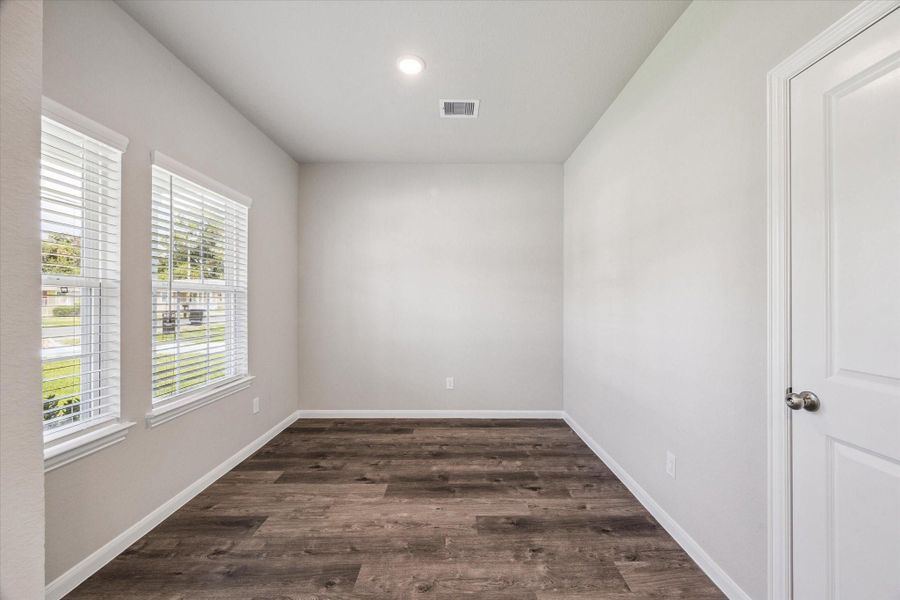 Spacious, unfurnished interior of a new home in , Texas City (Image 24). Spacious, unfurnished interior of a new home in , Texas City (Image 24).