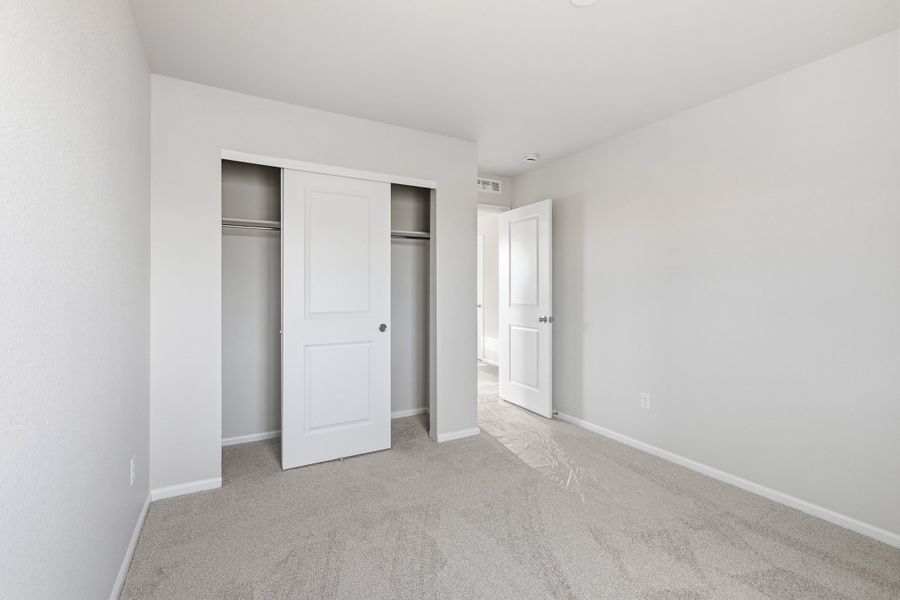 Spacious, unfurnished interior of a new home in Windler, Aurora (Image 22).