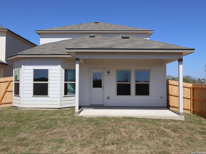 Exterior details and patio area of a home in Paloma Park, Converse (Image 3).
