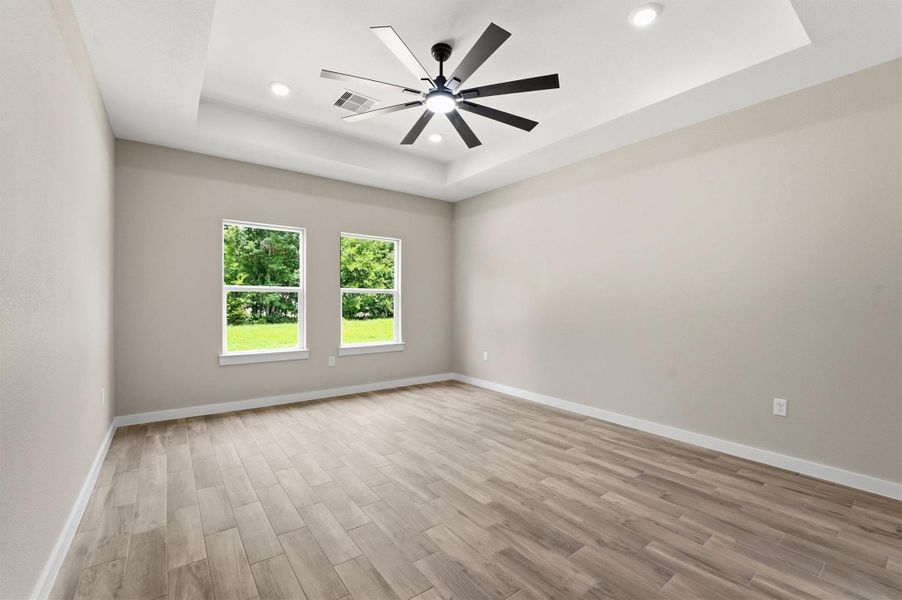 Spacious, unfurnished interior of a new home in , Conroe (Image 20).