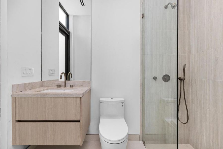 Guest House/Cabana Bath