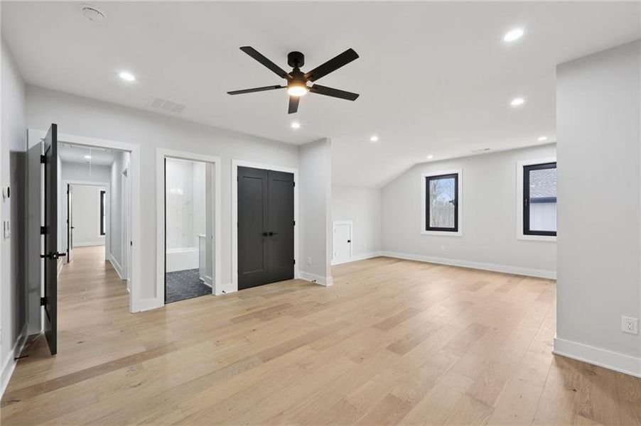 Spacious, unfurnished interior of a new home in , Auburn (Image 46).