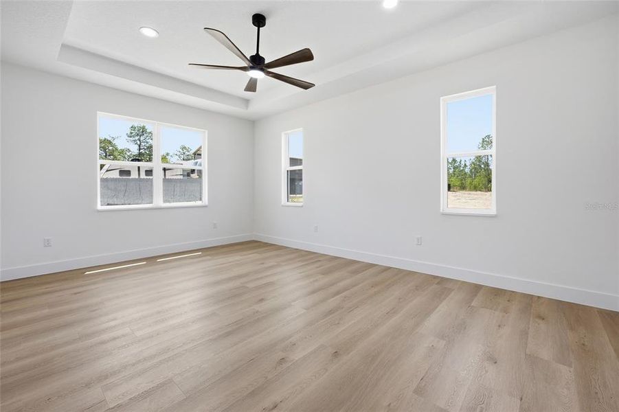 Spacious, unfurnished interior of a new home in , Dunnellon (Image 30).