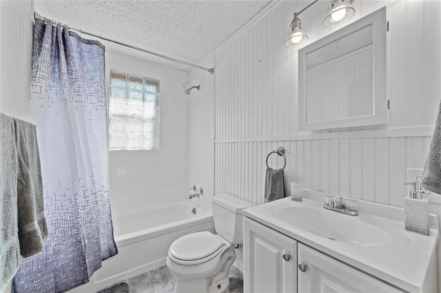 Furnished interior view inside a new home in , Brownwood (Image 19).