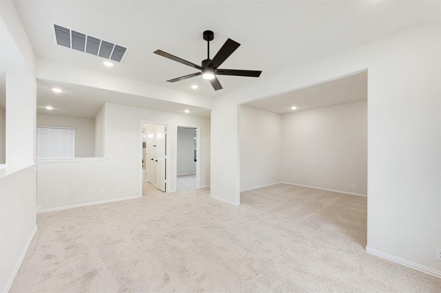 Spacious, unfurnished interior of a new home in Star Ranch, Godley (Image 25).