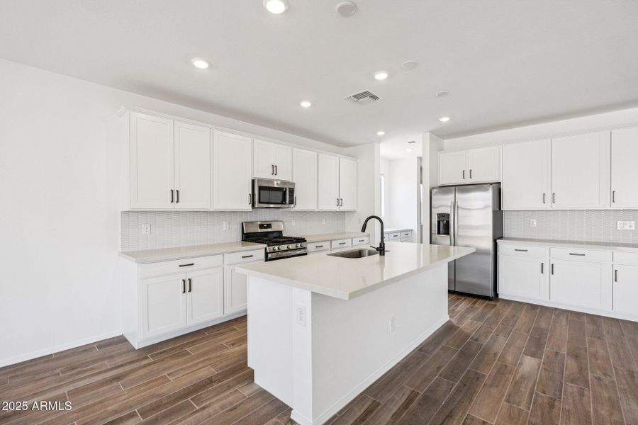 8-web-or-mls-W Cansados Rd-S2408-008