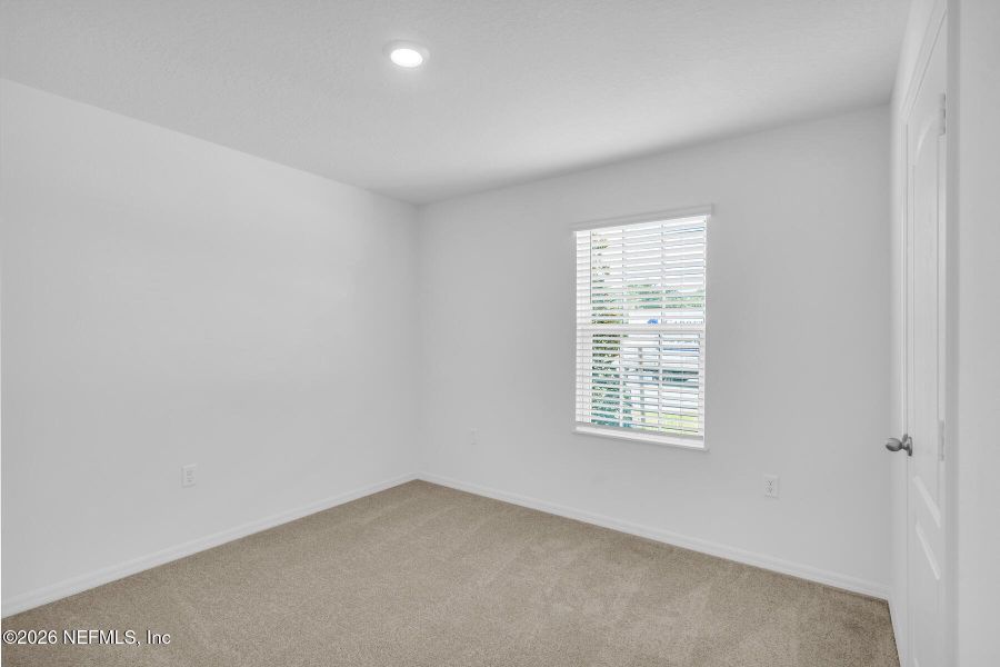 Spacious, unfurnished interior of a new home in Rolling Hills, Green Cove Springs (Image 15).