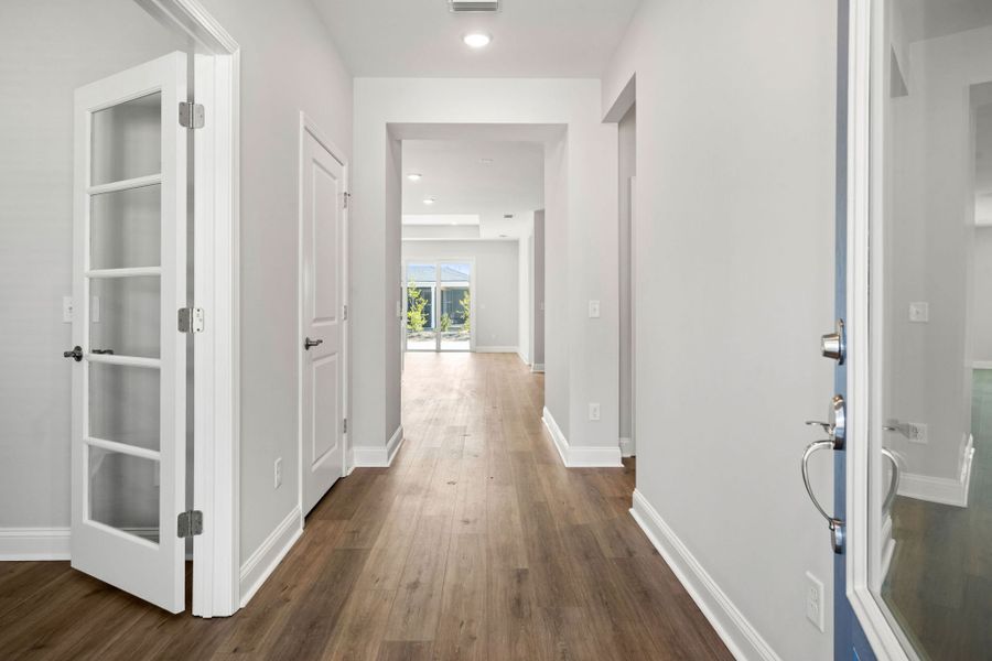 Spacious, unfurnished interior of a new home in Del Webb Savannah at Heartwood, Richmond Hill (Image 20).