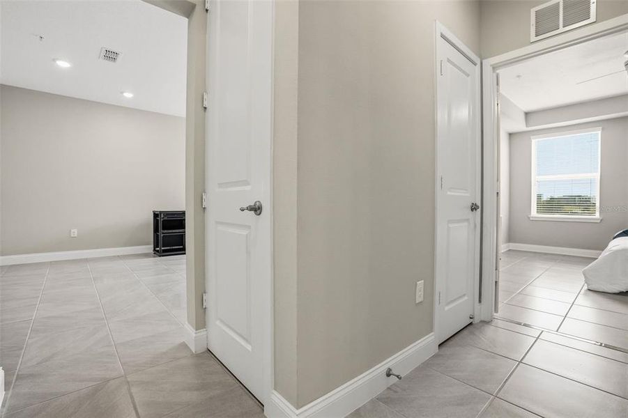 Spacious, unfurnished interior of a new home in Gatherings® of Lake Nona, Orlando (Image 21).