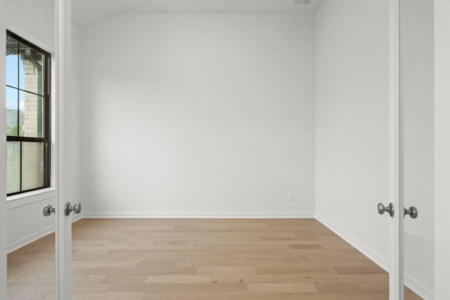 Spacious, unfurnished interior of a new home in Grange, Katy (Image 15).