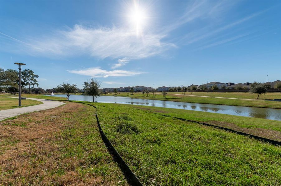 Natural landscape and outdoor views near Spring Brook Village - Luxe Series in Houston (Image 31).