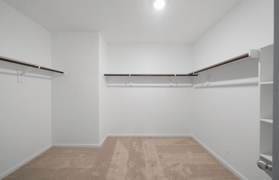 Spacious, unfurnished interior of a new home in Crosby Farms, Crosby (Image 8).