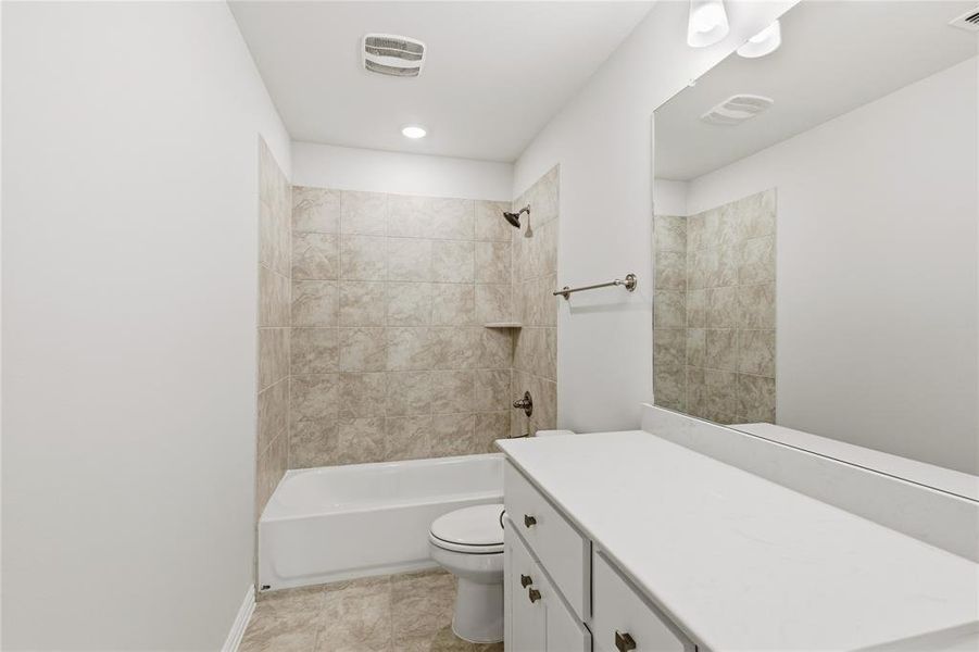 Furnished interior view inside a new home in Elevon, Lavon (Image 12).