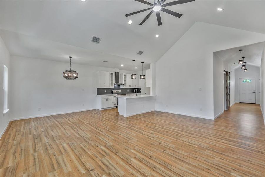 Spacious, unfurnished interior of a new home in , Granbury (Image 14). Spacious, unfurnished interior of a new home in , Granbury (Image 14).