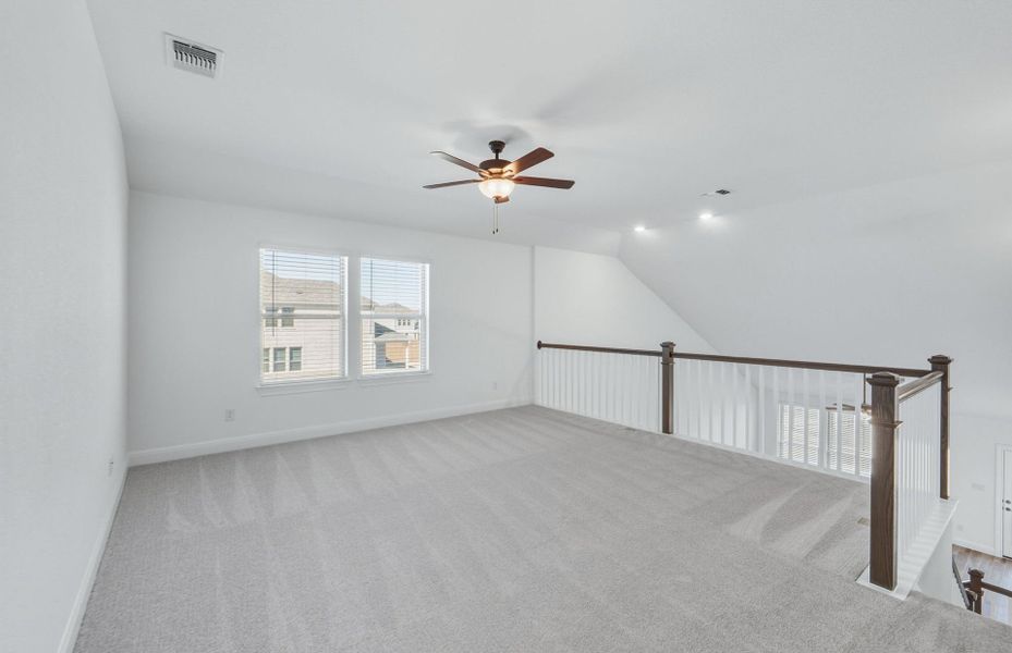 Spacious, unfurnished interior of a new home in Santa Rita Ranch, Liberty Hill (Image 52).