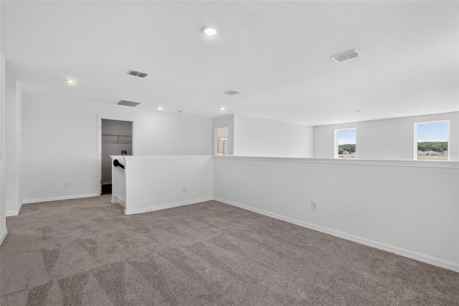 Spacious, unfurnished interior of a new home in , Kissimmee (Image 23).