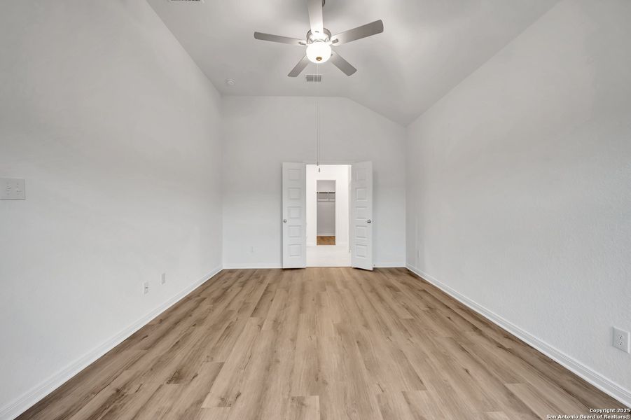 Spacious, unfurnished interior of a new home in Paloma Park, Converse (Image 22).