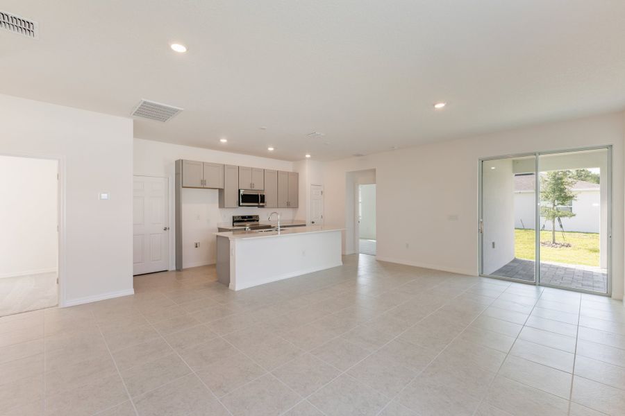 Representative unfurnished interior of a home built from the Delight by Park Square Residential in Highfield at Twisted Oaks, Wildwood (Image 11). Representative unfurnished interior of a home built from the Delight by Park Square Residential in Highfield at Twisted Oaks, Wildwood (Image 11).