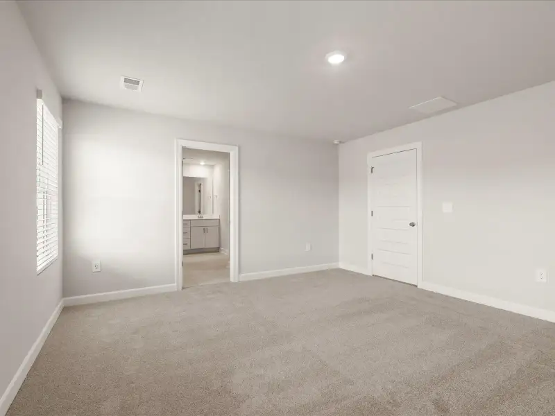 Spacious, unfurnished interior of a new home in Brayfield Manor - Heritage Collection, Wellford (Image 21).