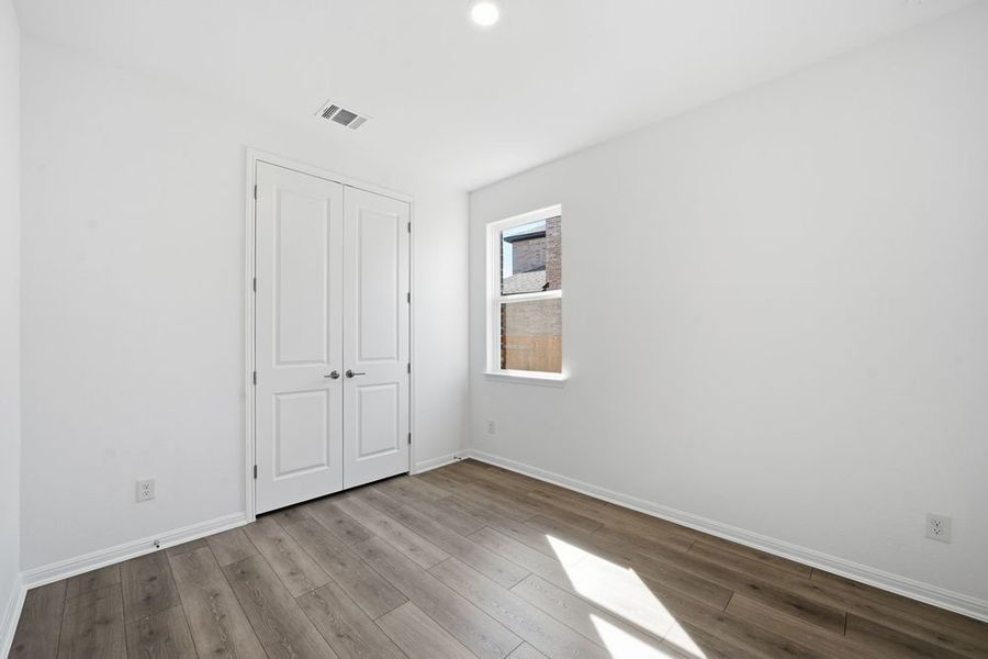 Spacious, unfurnished interior of a new home in Parkside on the River 60s, Georgetown (Image 24).