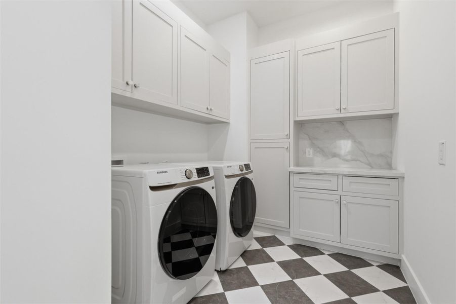 Furnished interior view inside a new home in , Bellaire (Image 44).