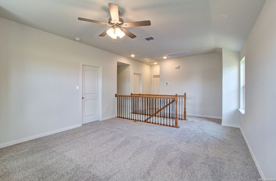 Spacious, unfurnished interior of a new home in Casinas at Gruene, New Braunfels (Image 17).