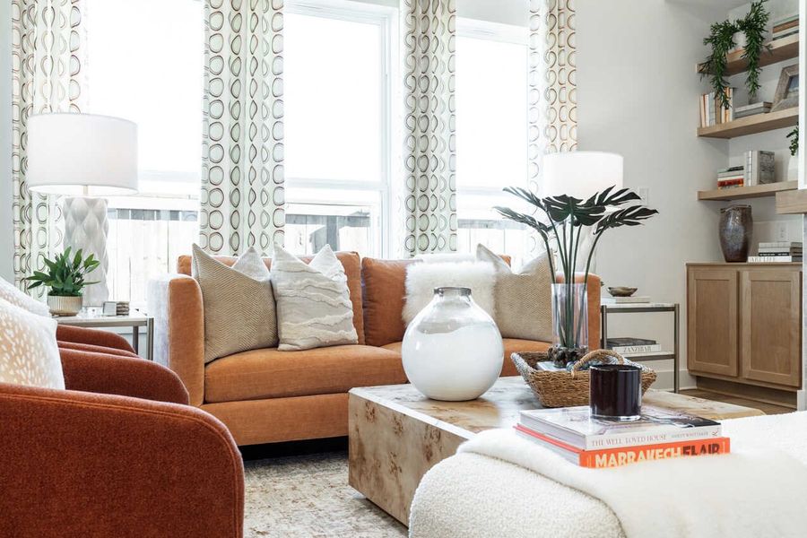 Representative furnished interior of a home built from the Monet-SS by Highland Homes in Lariat, Liberty Hill (Image 18).