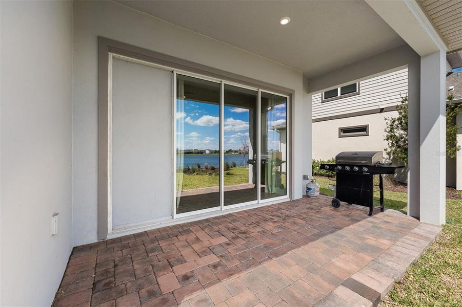 Exterior details and patio area of a home in Laureate Park, Orlando (Image 4).