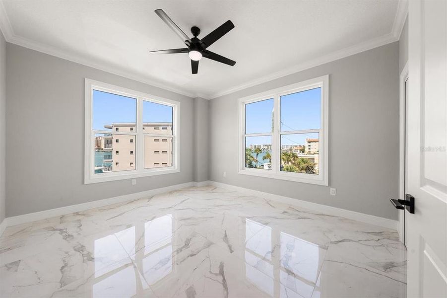 Spacious, unfurnished interior of a new home in , Clearwater (Image 32).