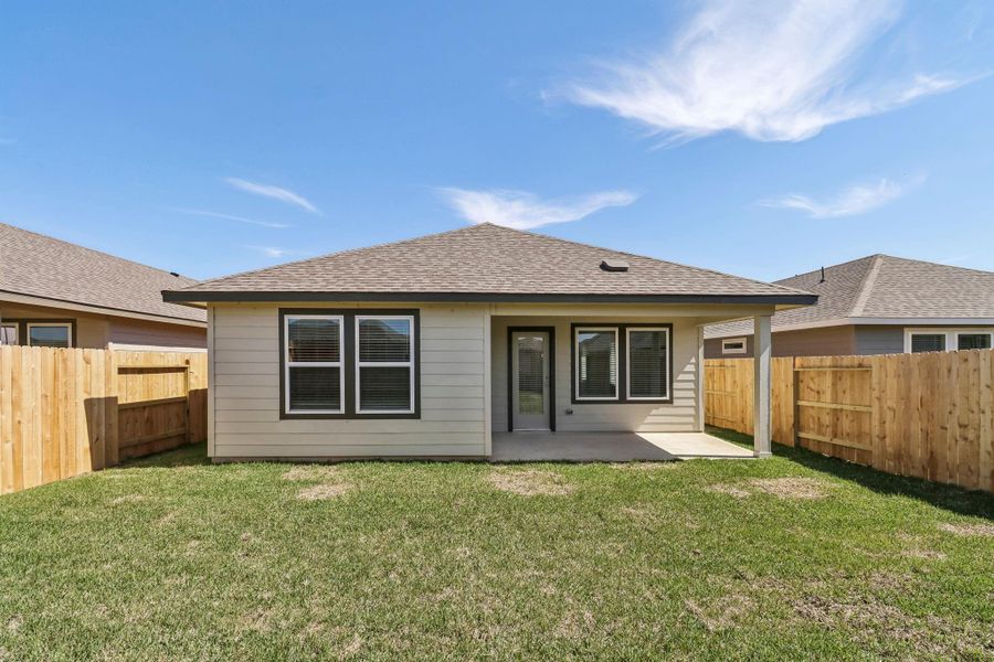 Photo is not of the actual home, but is an inspirational photo of builder’s model home and may depict options, furnishings, and/or decorator features that are not included Photo is not of the actual home, but is an inspirational photo of builder’s model home and may depict options, furnishings, and/or decorator features that are not included