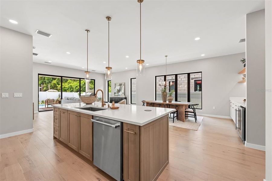 Furnished interior view inside a new home in , Orlando (Image 40).