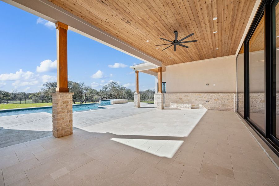 Exterior details and patio area of a home in Fleming Pointe, Fort Worth (Image 28).