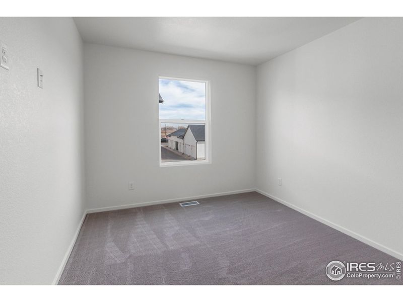 Spacious, unfurnished interior of a new home in , Fort Collins (Image 24).