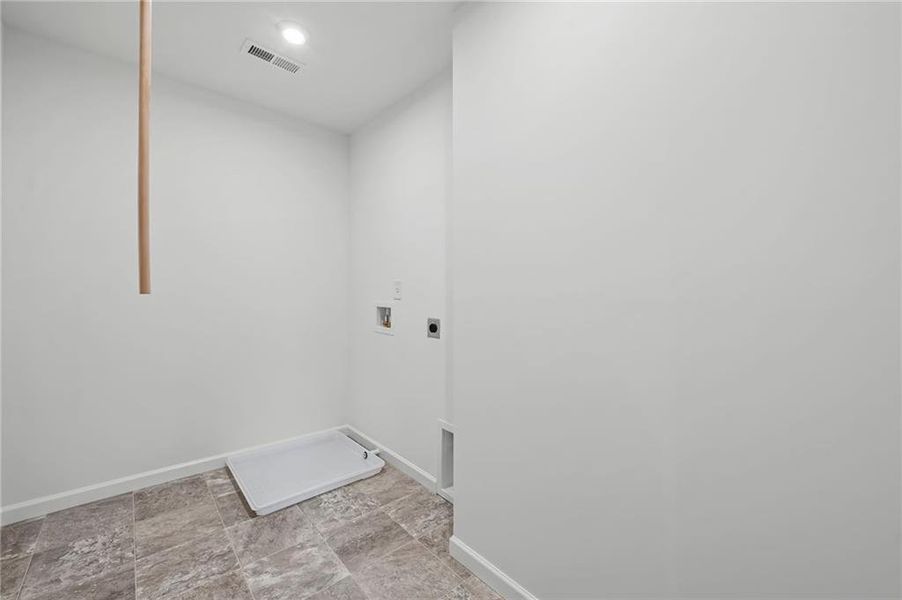 Spacious, unfurnished interior of a new home in Sage Woods, Dallas (Image 27).