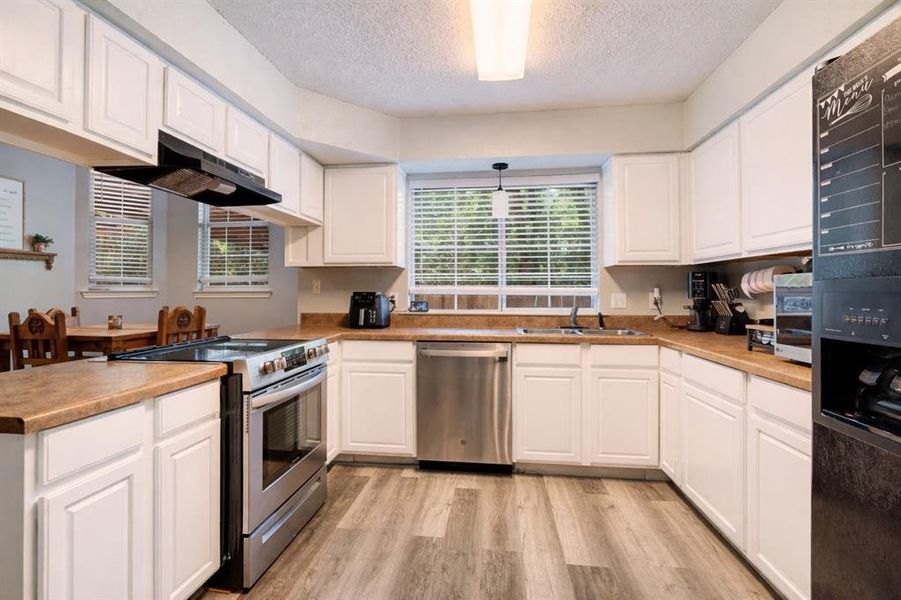 Furnished interior view inside a new home in , Reno (Image 15).