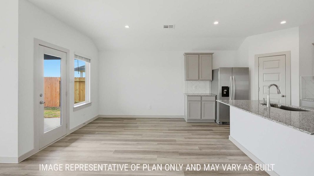 Spacious, unfurnished interior of a new home in Reserve at Mallard Lakes, Orange (Image 15).
