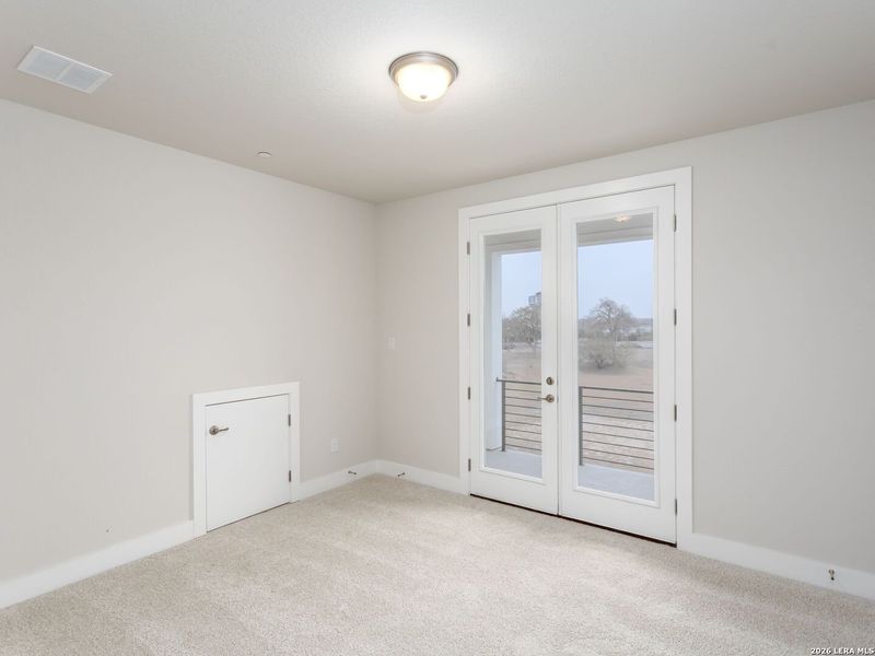 Spacious, unfurnished interior of a new home in , San Antonio (Image 14).