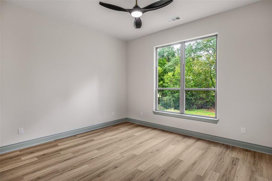 Spacious, unfurnished interior of a new home in , Granbury (Image 35).