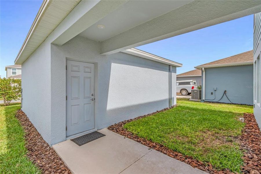 Front exterior of a new home in , Apopka, FL, highlighting curb appeal (Image 19).