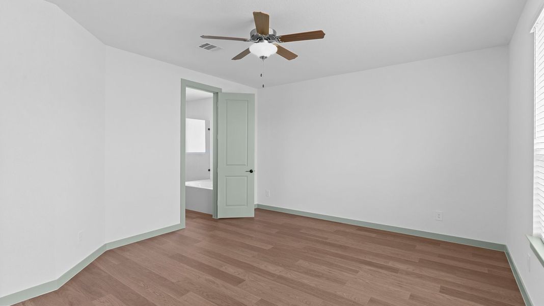 Representative unfurnished interior of a home built from the Rockdale by D.R. Horton in Westland Ranch 60' Homesites, League City (Image 21). Representative unfurnished interior of a home built from the Rockdale by D.R. Horton in Westland Ranch 60' Homesites, League City (Image 21).