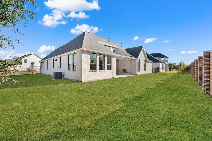 Exterior details and patio area of a home in Montclair, Prosper (Image 4).
