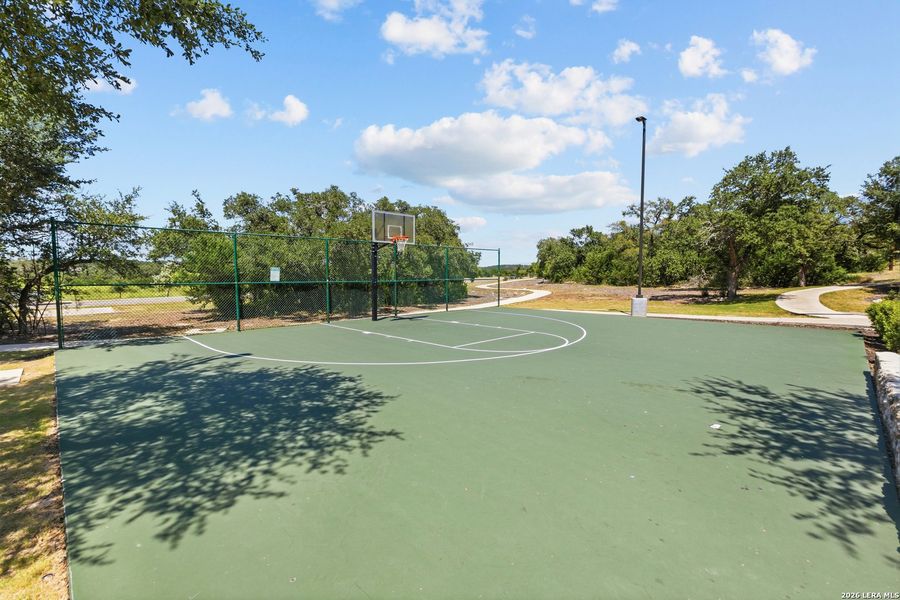 Community amenities in Hidden Trails, Bulverde (Image 28).