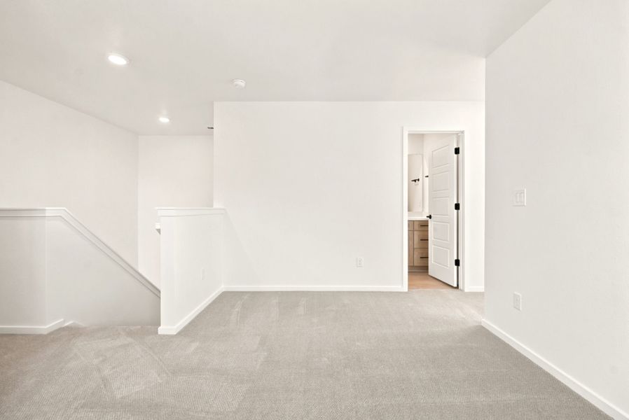 Spacious, unfurnished interior of a new home in Sky Ranch, Watkins (Image 31). Spacious, unfurnished interior of a new home in Sky Ranch, Watkins (Image 31).