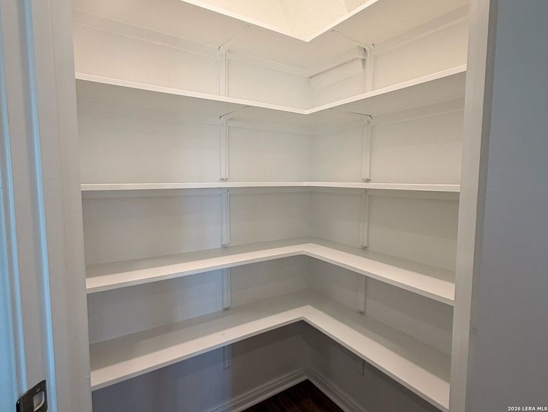 Spacious, unfurnished interior of a new home in Jordan's Ranch, San Antonio (Image 25).