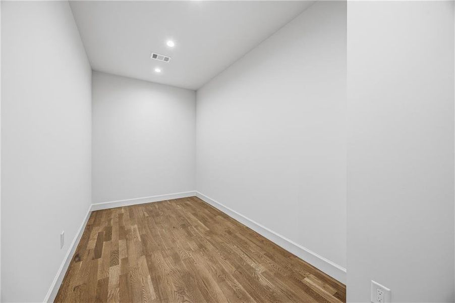 Spacious, unfurnished interior of a new home in , Scottdale (Image 38).