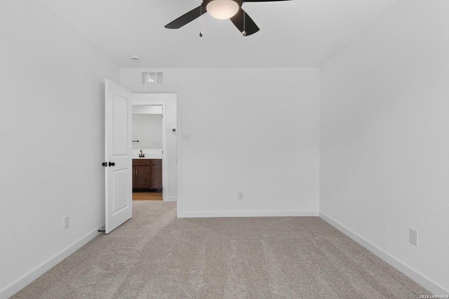 Spacious, unfurnished interior of a new home in Cordova Trails, Seguin (Image 26).