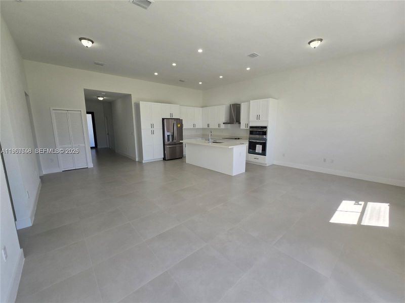 Spacious, unfurnished interior of a new home in , Homestead (Image 50).