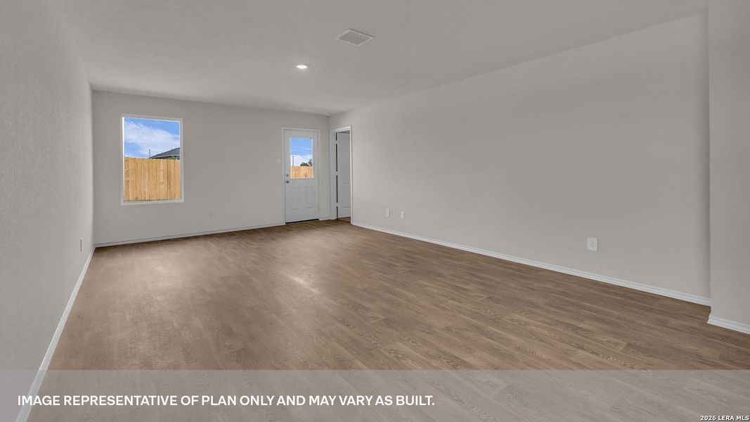 Spacious, unfurnished interior of a new home in Ladera, Luling (Image 19).