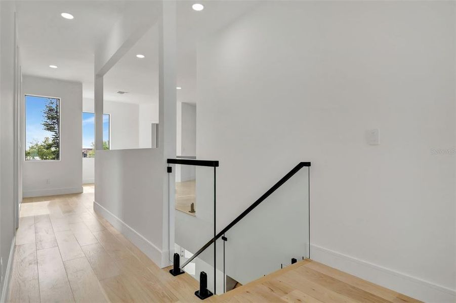 Spacious, unfurnished interior of a new home in , St. Petersburg (Image 30).