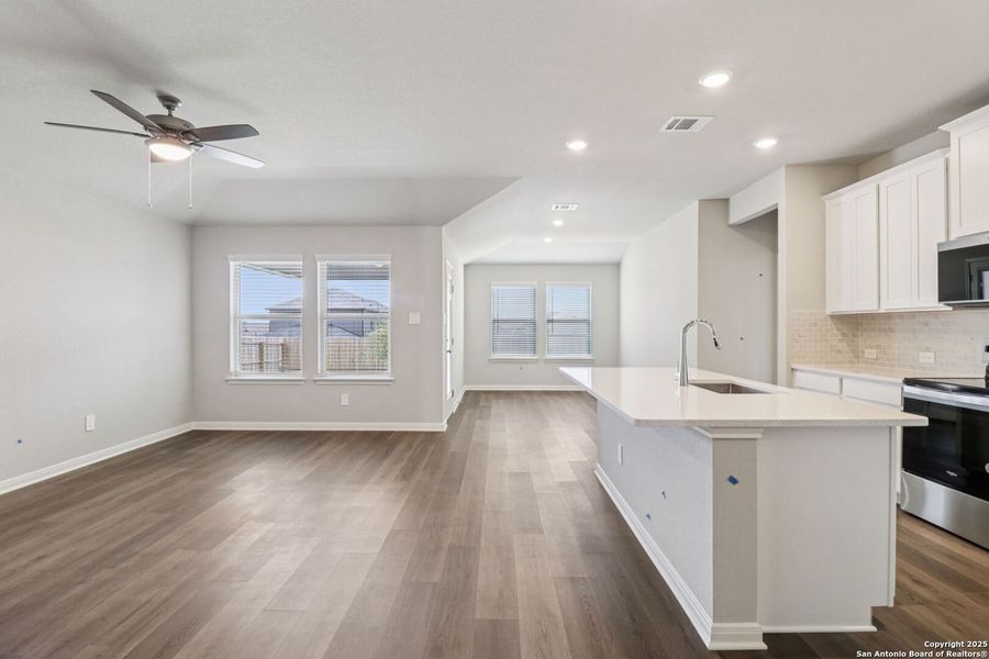 Spacious, unfurnished interior of a new home in , San Antonio (Image 33). Spacious, unfurnished interior of a new home in , San Antonio (Image 33).